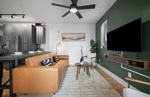 Shadyside Apartamento | Stunning 3BR suite| 2 private decks| A+ Location!