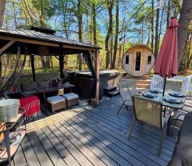 Gravenhurst Casa | Stunning 3br Waterfront Lake Cottage Hottub&sauna