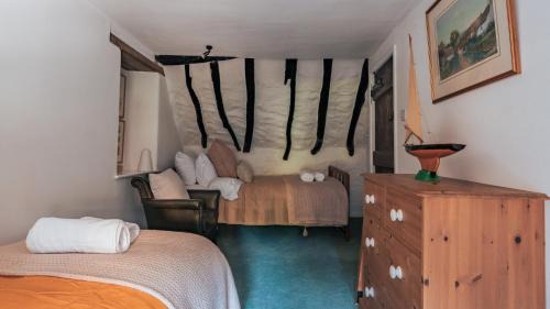 Chipping Norton Apartamento | Stunning 4-Bed Thatched Cottage in Oxfordshire!