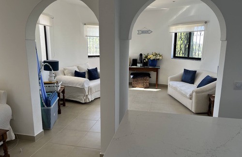 Fialho Villa | Villa de 4 dormitorios con piscina, ideal para familias, en una colina detrás de Faro, excelentes vistas.