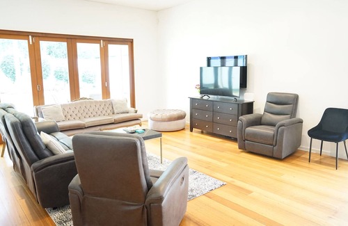 Walkerville Casa | Stunning 4 bedroom Walkerville home