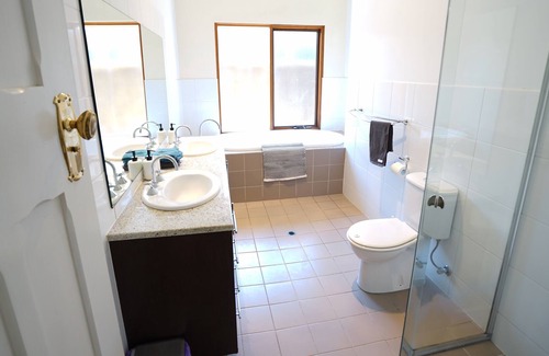 Walkerville Casa | Stunning 4 bedroom Walkerville home