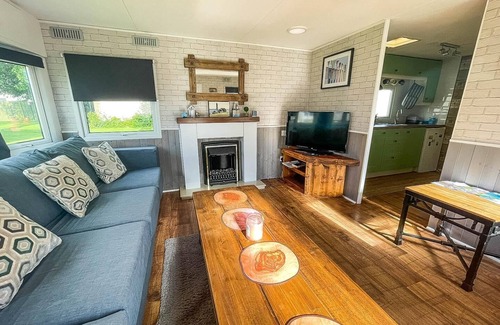 Scratby Casa | Stunning 4 berth caravan in seaside village of Scratby, Norfolk ref 19150S