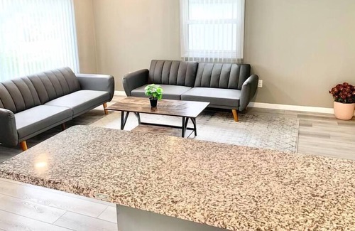 Kettering Casa | Stunning 4 BR Home @ The Greene | Top Neighborhood