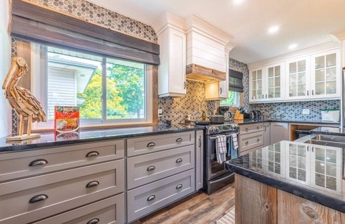 Port Weller West Casa | Stunning 4BD Home Near Sunset Beach - Patio - BBQ