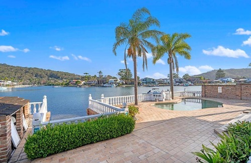 St Huberts Island Casa | Stunning 4BR Holiday Home with Water Views & Pool