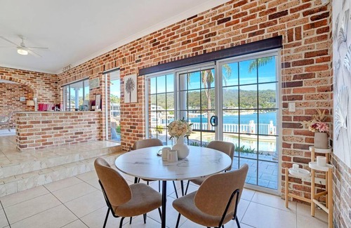 St Huberts Island Casa | Stunning 4BR Holiday Home with Water Views & Pool