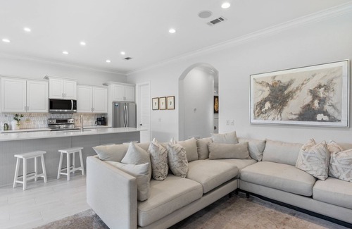 Villa Lago Casa | Stunning 4BR Beach Villa! 2 GOLF CARTS. Steps to Pool. Beach Tram. Near Wharf