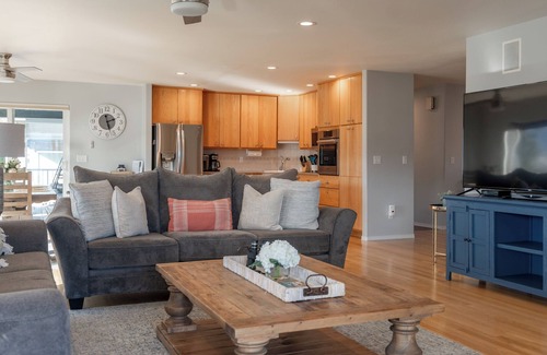 Manson Casa | Stunning 4BR Home in Manson with Lake Views, Private Pool and Hot Tub!