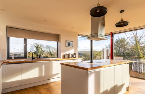 Bath Casa | Stunning 5 Bedroom Home with Garden & Views