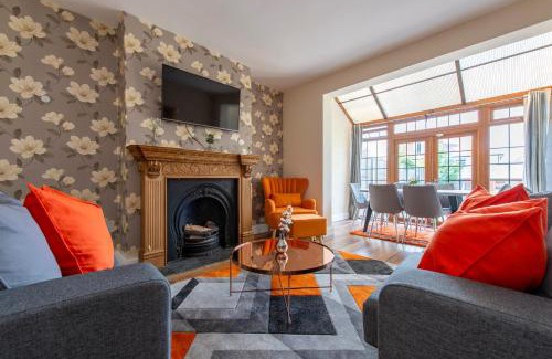 Shirley Casa | Stunning 5 Bedroom House - Croydon