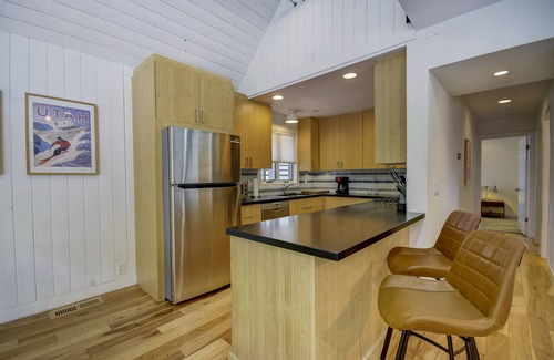 Downtown Park City Chalet De Esquí | Lujo 5BR / 4BA ... Pasos a la principal, capacidad para 14