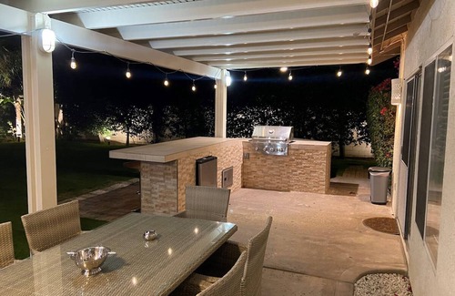 Rancho Ocatillo Casa | Stunning 5 Star Home Retreat Private Pool Spa BBQ 4 BR