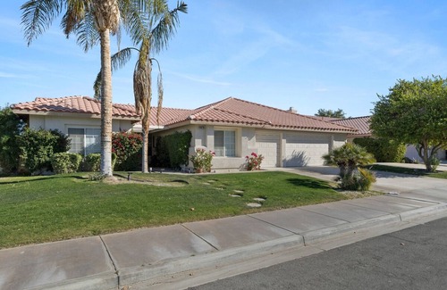 Rancho Ocatillo Casa | Stunning 5 Star Home Retreat Private Pool Spa BBQ 4 BR