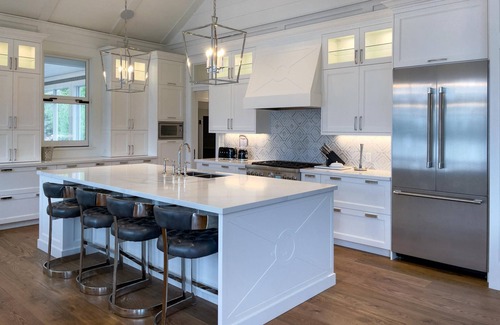 Rosseau Cabaña | Stunning 5bed 6bath Family Compound on Lake Rosseau! Sports Court! Sauna! Gym!