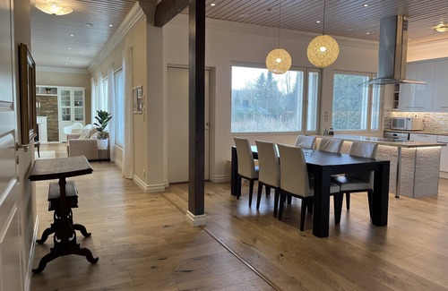 Tampere Casa | Stunning 5BR Home with Jacuzzi and Finnish Sauna