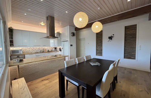 Tampere Casa | Stunning 5BR Home with Jacuzzi and Finnish Sauna