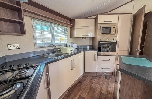 Walton on the Naze Casa | Stunning 6 berth caravan with decking at Naze Marine Holiday Park ref 17365BR