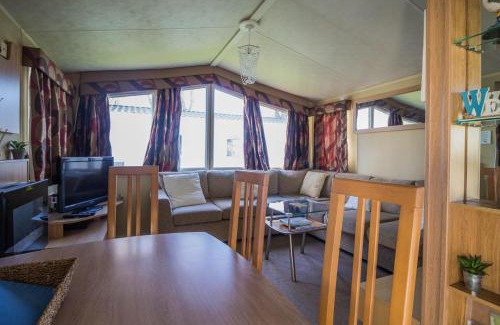 Felixstowe Otro | Stunning 6 Berth Caravan At Suffolk Sands Holiday Park Ref 45031G