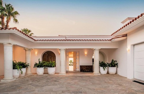 San José del Cabo Villa | Stunning 6bd Villa in Palmilla! Fully Staffed w Chauffeur and Yacht included!