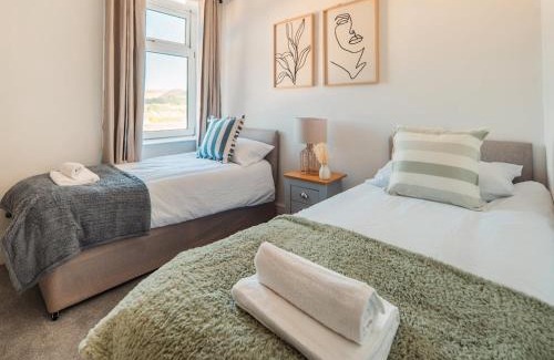 Stubbins Casa | Stunning 6Bed Cottage in the Hills- Free Parking