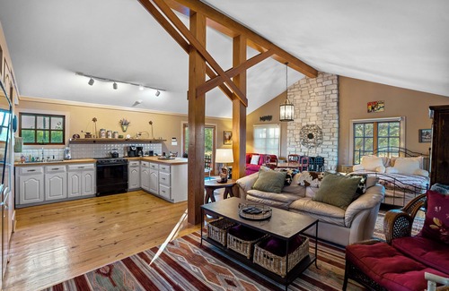 Paleface Lake Country Estates Casa | Stunning 7 BDR Home w/ Pool & Guest Home, Perfect for Family Reunions!