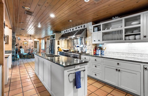 Paleface Lake Country Estates Casa | Stunning 7 BDR Home w/ Pool & Guest Home, Perfect for Family Reunions!