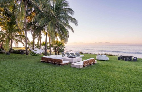 Punta de Mita Villa | Stunning 7Bd Beachfront Villa Fully Staffed with access to St Regis 4 Seasons & More