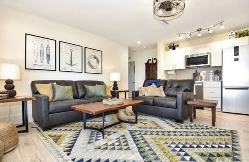 Painters Hill Casa | Stunning 7BR Oceanfront Home, Perfect for Groups