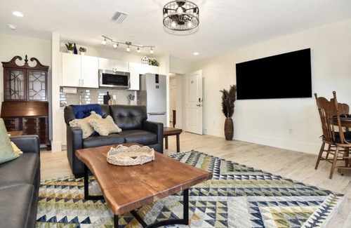 Painters Hill Casa | Stunning 7BR Oceanfront Home, Perfect for Groups