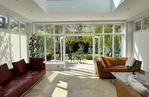 Holworth Casa | Stunning and luxurious Manor House holiday home