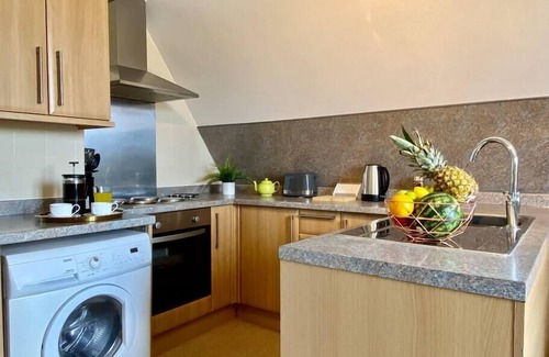 Westbourne Condominio | Stunning Apartment - 5 minute walk to the beach!