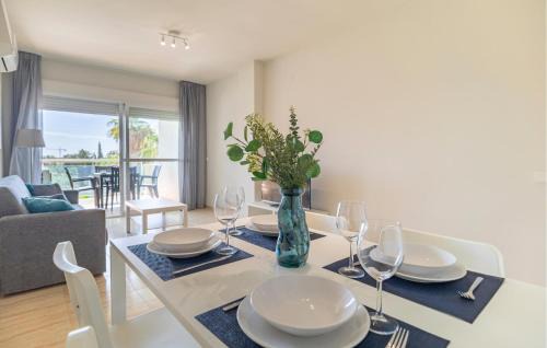 Almerimar Apartamento | Stunning Apartment In Almerimar With Kitchen