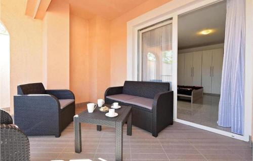 Skradin Apartamento | Stunning Apartment In Dubravice