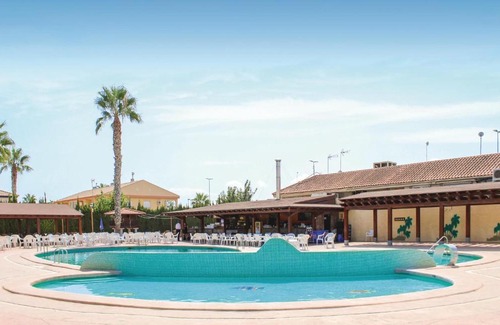 Los Alcázares Apartamento | Impresionante apartamento en Los Narejos con 2 dormitorios, WiFi y piscina exterior