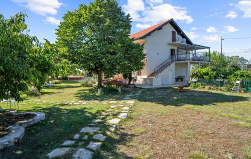 Gradina Apartamento | Stunning Apartment In Lozovac With Wifi