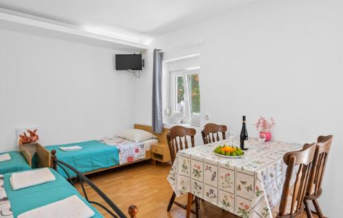 Gradina Apartamento | Stunning Apartment In Lozovac With Wifi