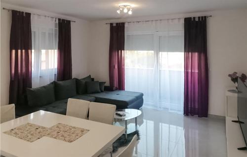 Sarsoni Apartamento | Stunning Apartment In Mladenici