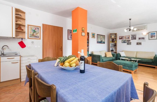 Senj Apartamento | Stunning Apartment In Starigrad With Wifi