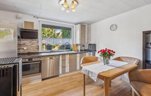 Voehl Apartamento | Stunning Apartment In Vöhl - Basdorf
