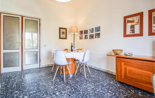 Ex Campo d'Aviazione Apartamento | Stunning Apartment In Viareggio