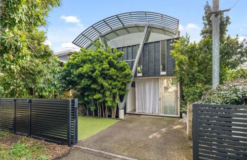 Clayfield Casa | Stunning Architectural Home