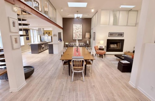 Mount Vernon Square Apartamento | Stunning Art Filled Loft With Abundant Natural Light!