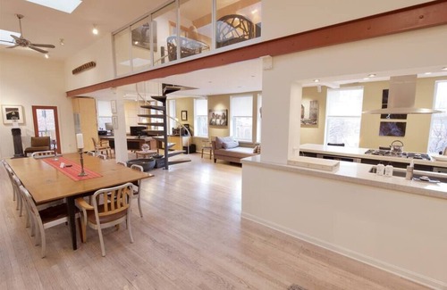 Mount Vernon Square Apartamento | Stunning Art Filled Loft With Abundant Natural Light!