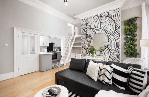 Plymouth Apartamento | Stunning Arty Apartment & mezzanine