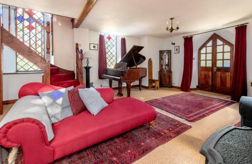 Wadeford Casa | Stunning baptist chapel with concert piano, pets welcome