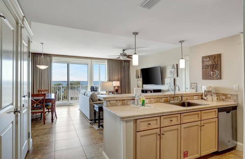 Villa Lago Condominio | Stunning Bay Views on the 6th Floor: Two bedroom with Fully Equipped Kitchen, Sleeper Sofa at Sandestin Golf and Beach Resort!