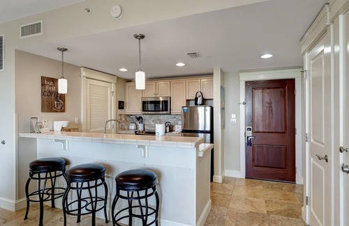 Villa Lago Condominio | Stunning Bay Views on the 6th Floor: Two bedroom with Fully Equipped Kitchen, Sleeper Sofa at Sandestin Golf and Beach Resort!
