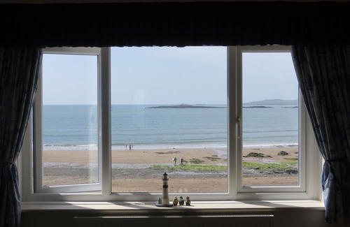 Rhosneigr Casa | Impresionantes vistas de la bahía y puestas de sol visto desde todos los ambientes. Sala de juegos. Wetroom.
