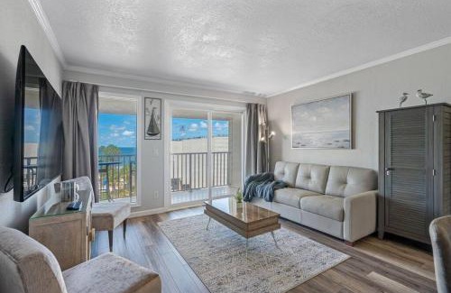Rocky Point Apartamento | Stunning Bay Views from your Private Balcony
